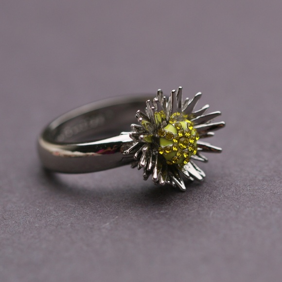 Marc Jacobs The Future Floral Ring - Picture 7 of 11